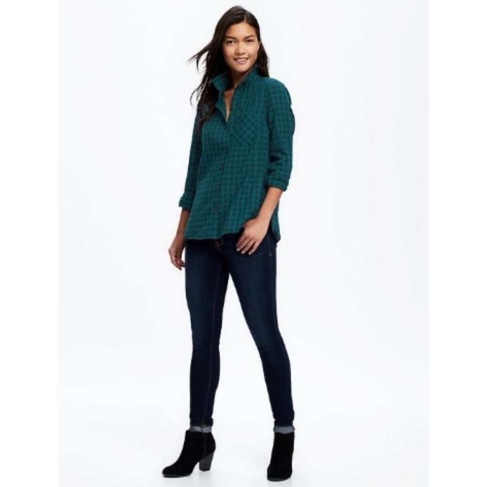 Old Navy Classic Gingham Button Down Shirt